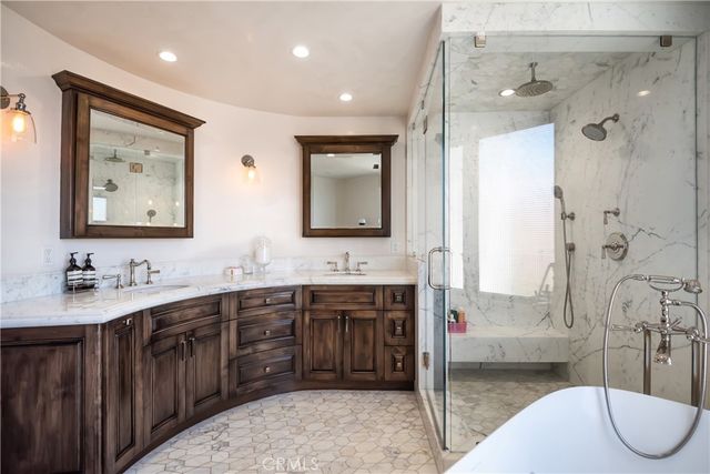 221 30th Street, Manhattan Beach, CA 90266