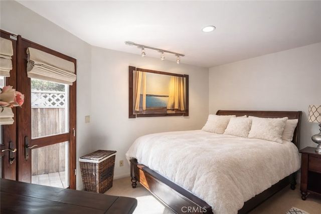 221 30th Street, Manhattan Beach, CA 90266