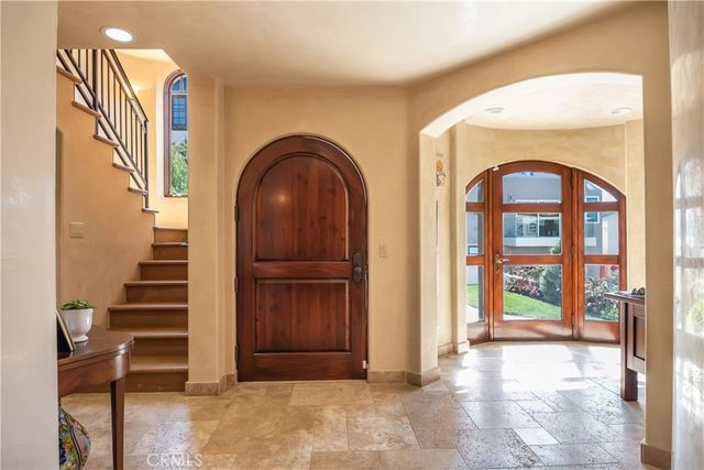 221 30th Street, Manhattan Beach, CA 90266