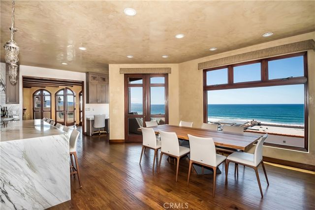 221 30th Street, Manhattan Beach, CA 90266