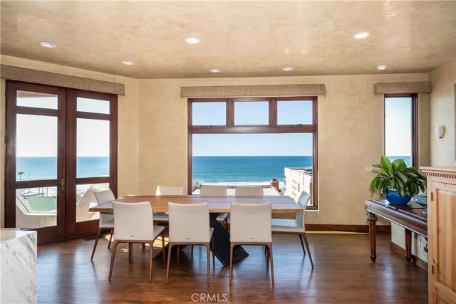 221 30th Street, Manhattan Beach, CA 90266