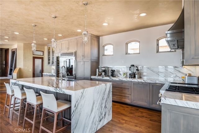 221 30th Street, Manhattan Beach, CA 90266