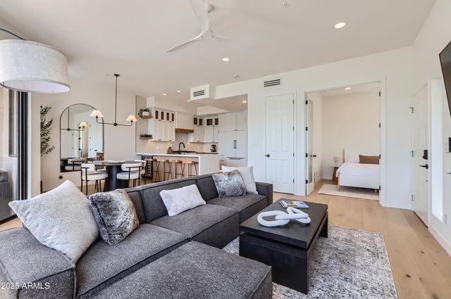 8270 N HAYDEN Road 1010, Scottsdale, AZ 85258