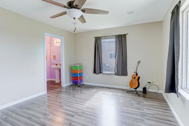 4221 Quail Ridge Dr, Winfield, KS 67156