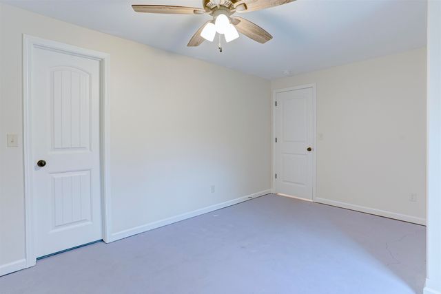 4221 Quail Ridge Dr, Winfield, KS 67156