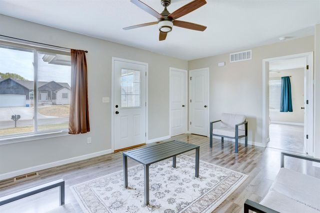 4221 Quail Ridge Dr, Winfield, KS 67156