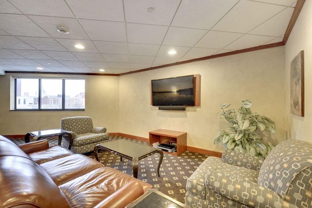78 10th Street E 1710, Saint Paul, MN 55101