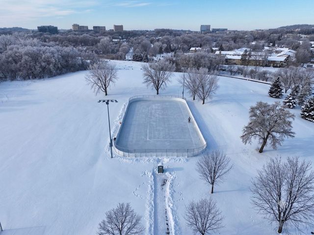 921 11th Avenue S 5, Hopkins, MN 55343
