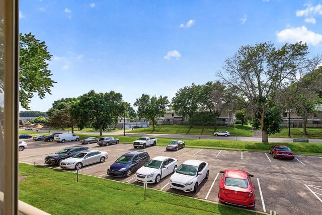 921 11th Avenue S 5, Hopkins, MN 55343