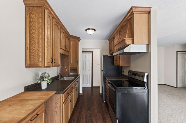 921 11th Avenue S 5, Hopkins, MN 55343