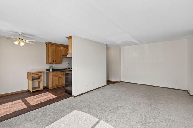 921 11th Avenue S 5, Hopkins, MN 55343