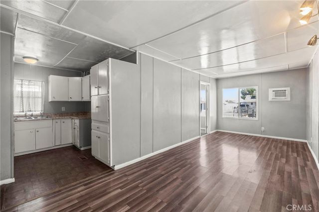 3157 E AVE I B2, Lancaster, CA 93535
