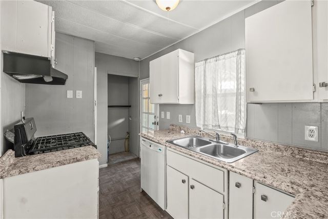 3157 E AVE I B2, Lancaster, CA 93535
