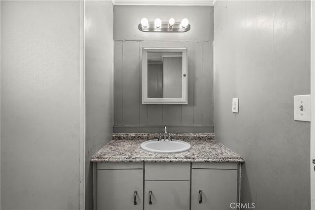 3157 E AVE I B2, Lancaster, CA 93535