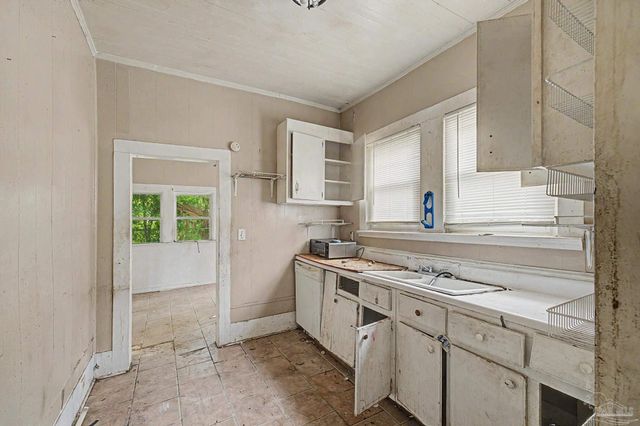 2410 N Tarragona St, Pensacola, FL 32503