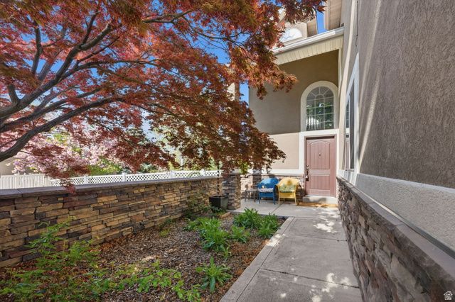 7910 S PEAR TREE CIR, Sandy, UT 84094