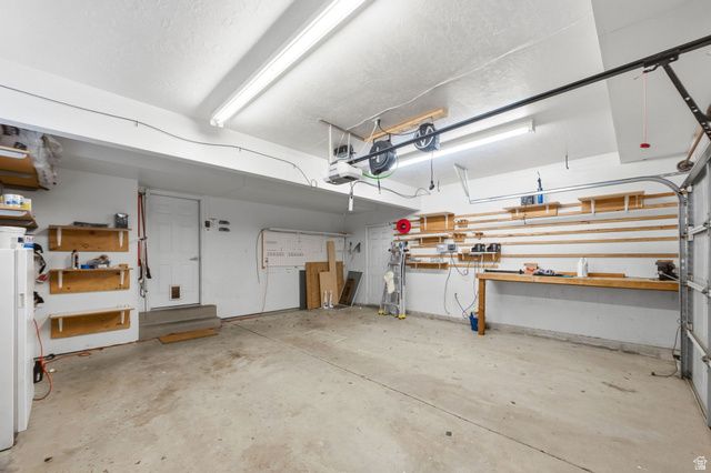 7910 S PEAR TREE CIR, Sandy, UT 84094