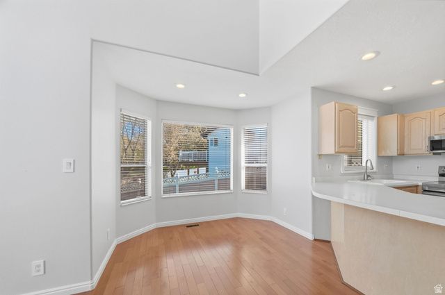 7910 S PEAR TREE CIR, Sandy, UT 84094