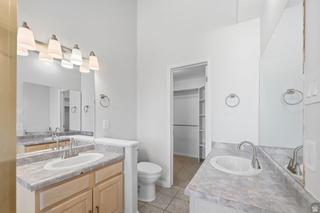 7910 S PEAR TREE CIR, Sandy, UT 84094