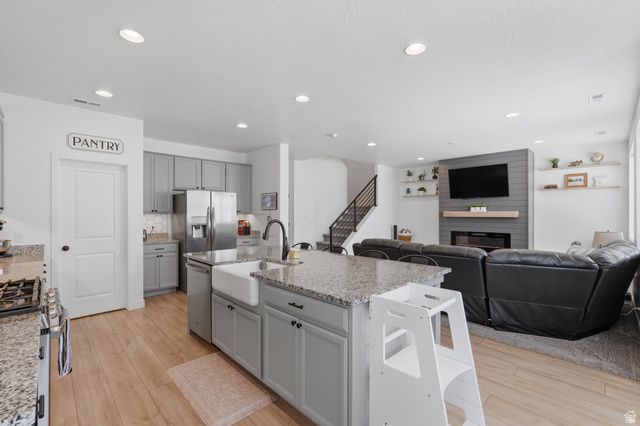 4229 W 6025 S, Roy, UT 84067