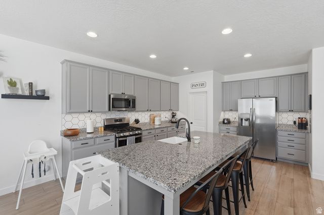 4229 W 6025 S, Roy, UT 84067