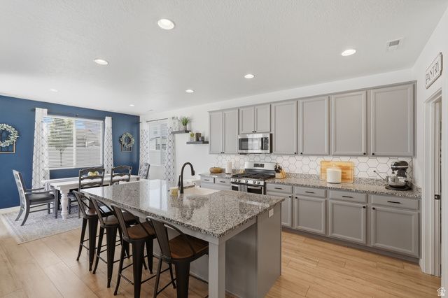 4229 W 6025 S, Roy, UT 84067