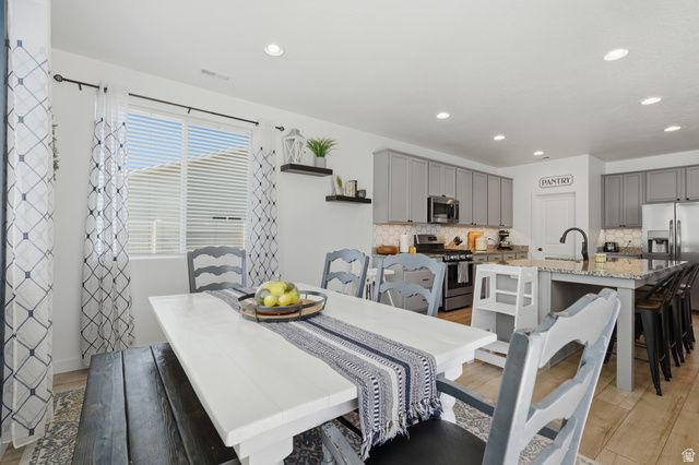 4229 W 6025 S, Roy, UT 84067
