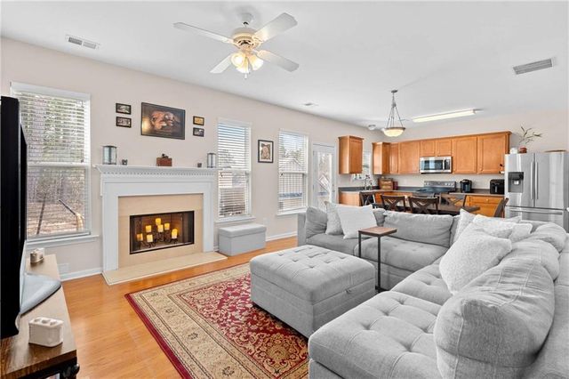 124 Wiley Parc Circle, Woodstock, GA 30188