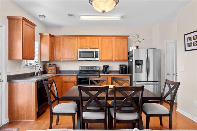 124 Wiley Parc Circle, Woodstock, GA 30188