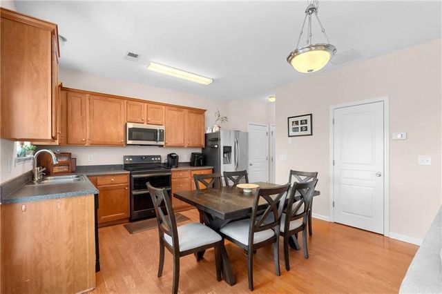 124 Wiley Parc Circle, Woodstock, GA 30188