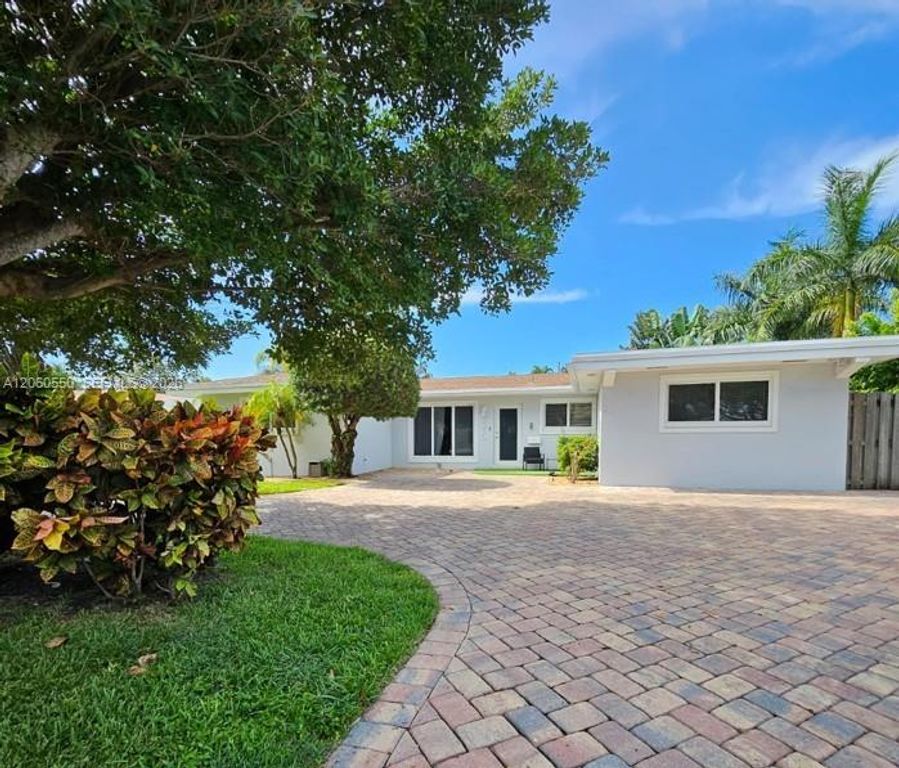 2770 NE 30th Street, Lighthouse Point, FL 33064