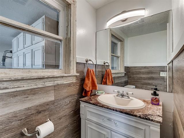209 W Etowah Road, Noble, OK 73068