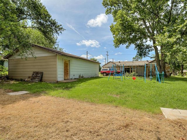 209 W Etowah Road, Noble, OK 73068