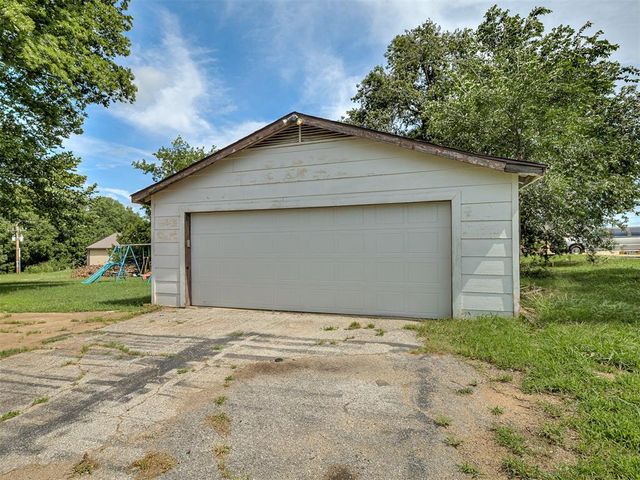 209 W Etowah Road, Noble, OK 73068