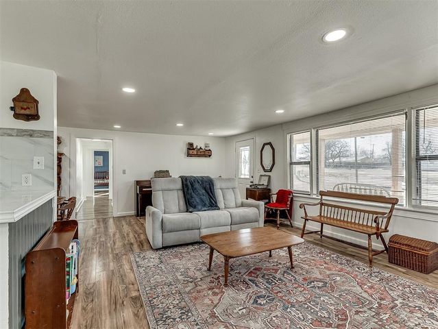 209 W Etowah Road, Noble, OK 73068