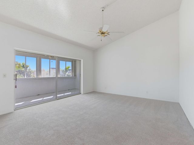 2580 Boundbrook Boulevard 202, Palm Springs, FL 33406