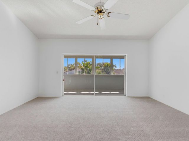 2580 Boundbrook Boulevard 202, Palm Springs, FL 33406