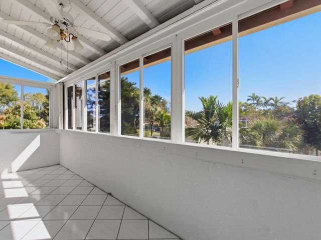 2580 Boundbrook Boulevard 202, Palm Springs, FL 33406