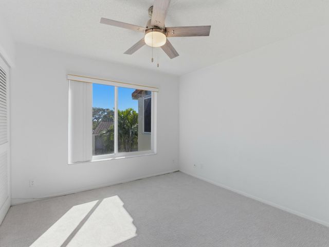 2580 Boundbrook Boulevard 202, Palm Springs, FL 33406