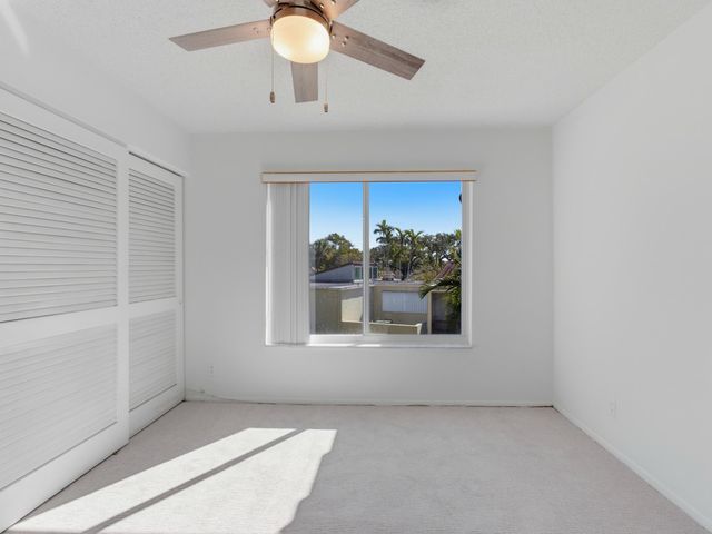 2580 Boundbrook Boulevard 202, Palm Springs, FL 33406