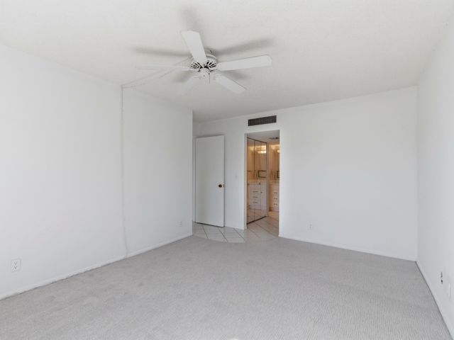 2580 Boundbrook Boulevard 202, Palm Springs, FL 33406