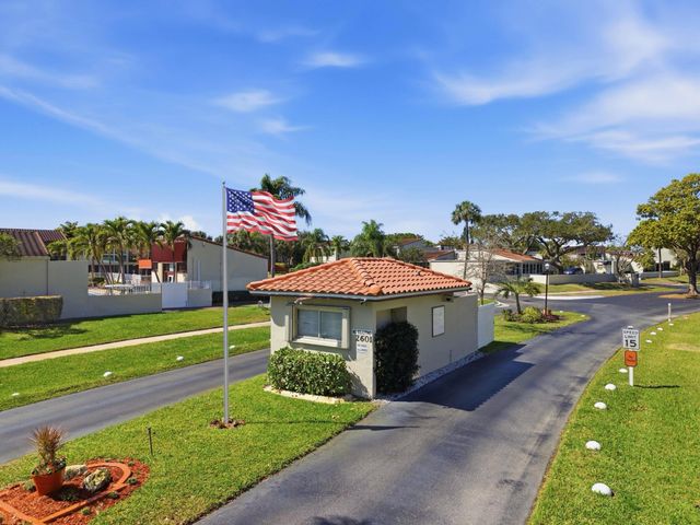 2580 Boundbrook Boulevard 202, Palm Springs, FL 33406