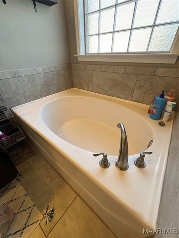 9151 Crescent Lodge Circle, Pike Road, AL 36064