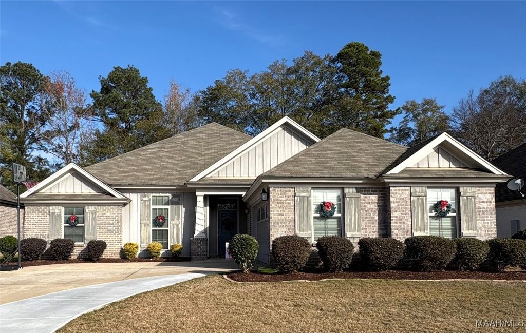 9151 Crescent Lodge Circle, Pike Road, AL 36064