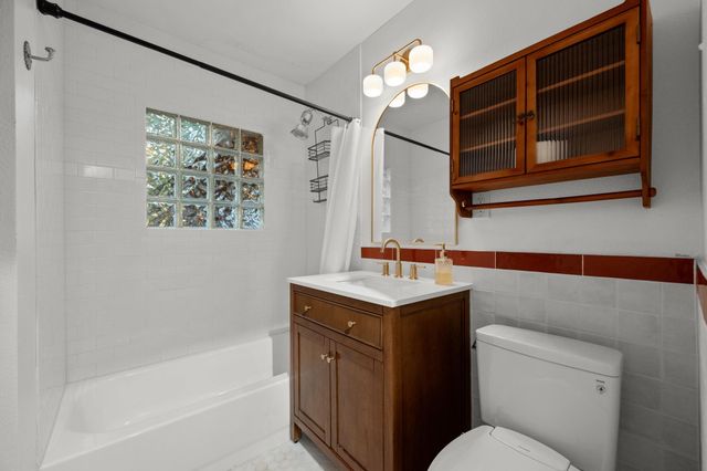 5802 Chesterfield Ave, Austin, TX 78752