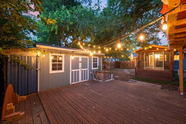 5802 Chesterfield Ave, Austin, TX 78752
