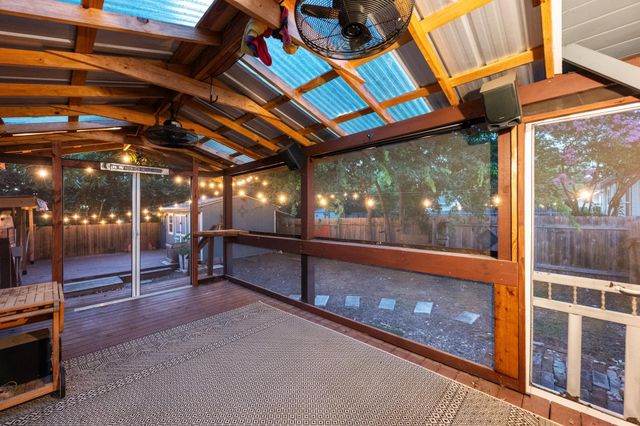 5802 Chesterfield Ave, Austin, TX 78752