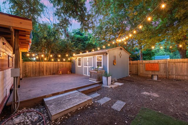 5802 Chesterfield Ave, Austin, TX 78752