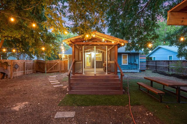 5802 Chesterfield Ave, Austin, TX 78752