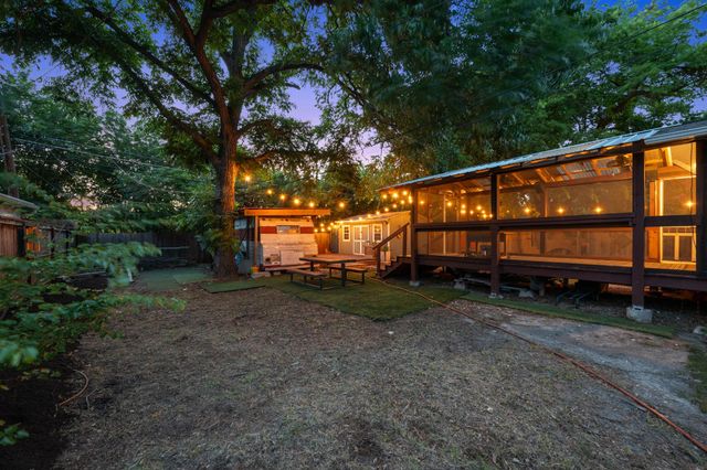 5802 Chesterfield Ave, Austin, TX 78752